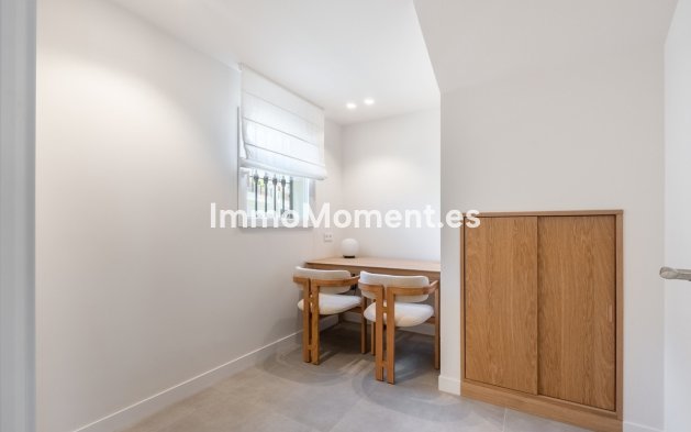 Resale - Apartment - Benahavís - Benahavís Centro