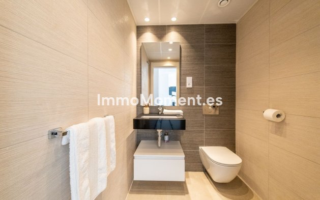 Resale - Apartment - Fuengirola - Carvajal