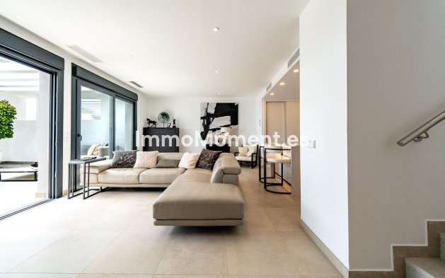 Resale - Apartment - Fuengirola - Carvajal