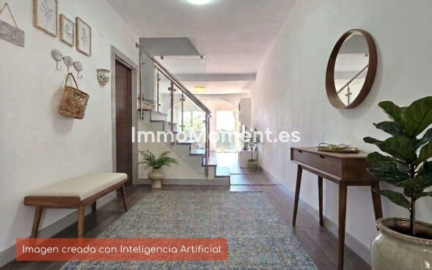 Resale - Apartment - Torremolinos - La Carihuela