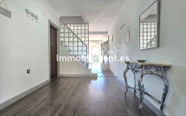 Resale - Apartment - Torremolinos - La Carihuela