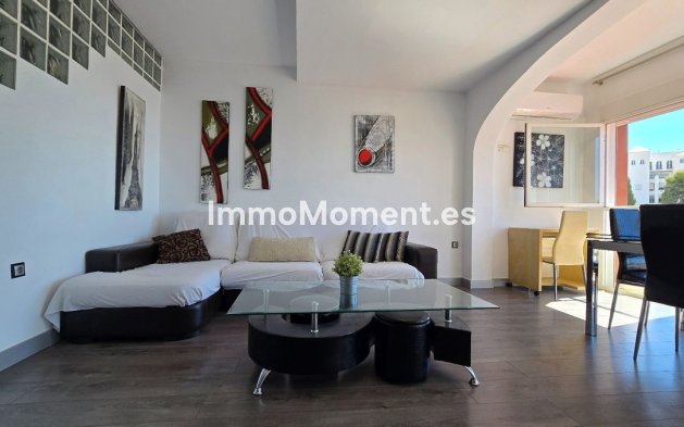 Resale - Apartment - Torremolinos - La Carihuela