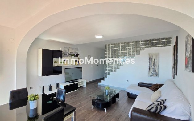 Resale - Apartment - Torremolinos - La Carihuela