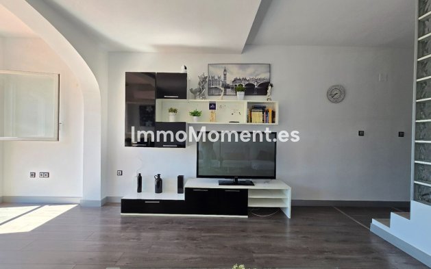 Resale - Apartment - Torremolinos - La Carihuela