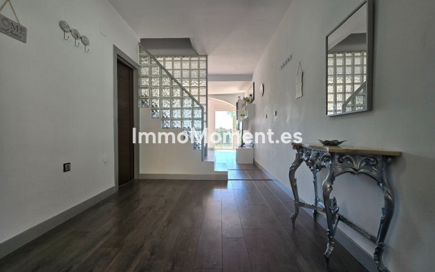 Resale - Apartment - Torremolinos - La Carihuela