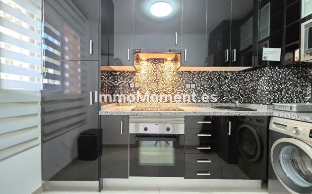 Resale - Apartment - Torremolinos - La Carihuela