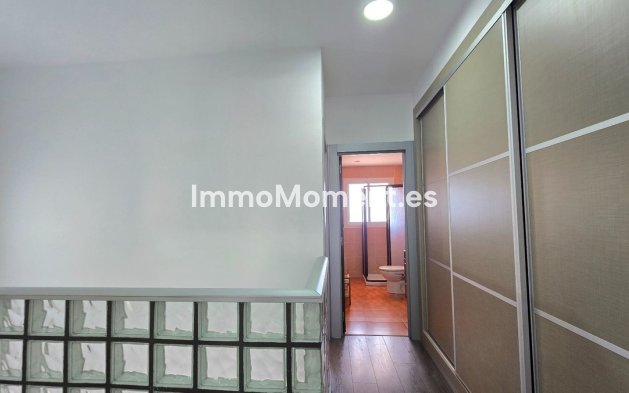 Resale - Apartment - Torremolinos - La Carihuela