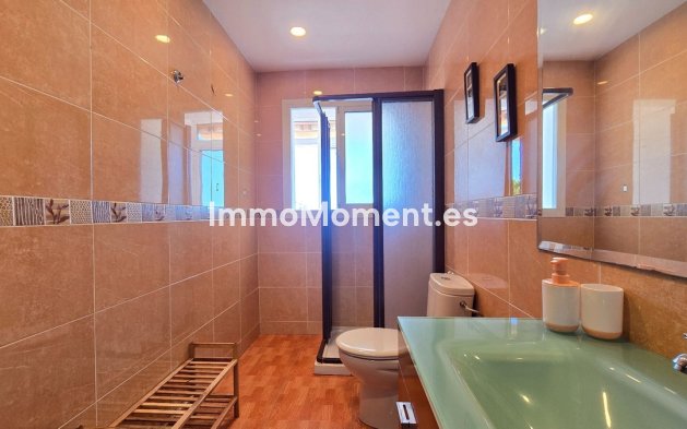 Resale - Apartment - Torremolinos - La Carihuela