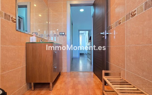 Resale - Apartment - Torremolinos - La Carihuela