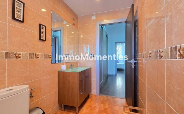 Resale - Apartment - Torremolinos - La Carihuela