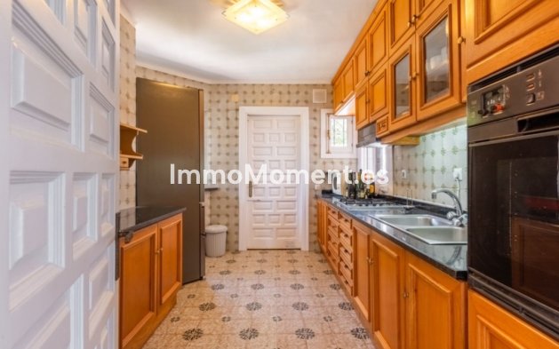 Bestaande woning - Vrijstaande villa - Estepona  - Estepona Centro