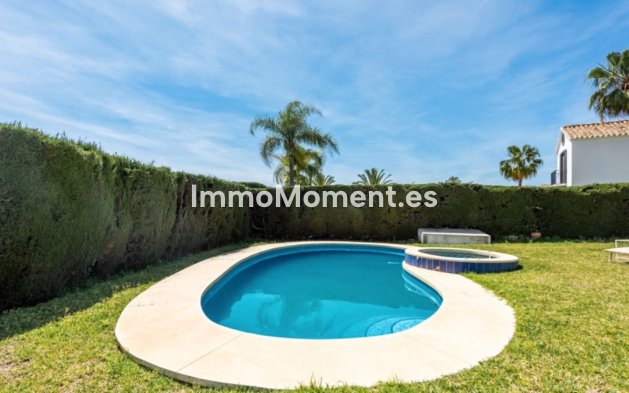 Bestaande woning - Vrijstaande villa - Estepona  - Estepona Centro