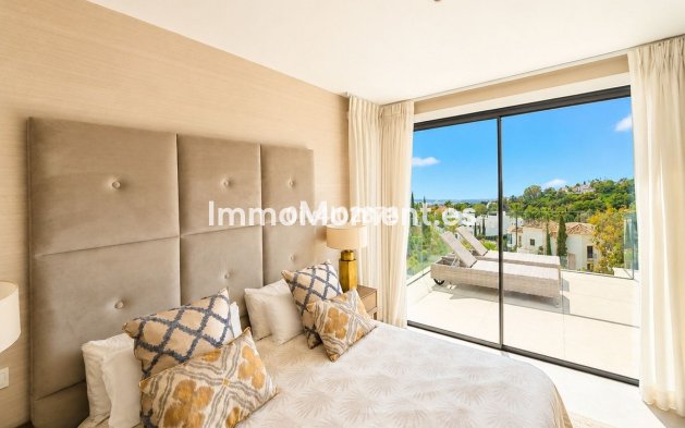 Resale - Apartment - Benahavís - La Quinta