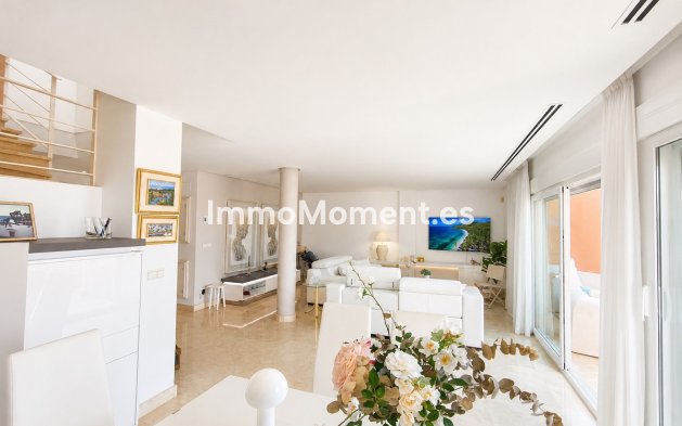 Resale - Apartment - Marbella - Nueva Andalucía