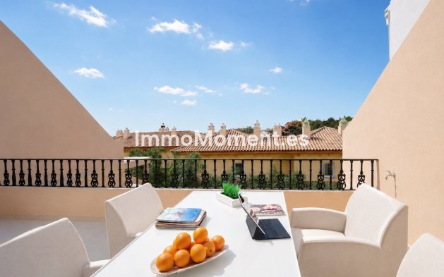 Resale - Apartment - Marbella - Nueva Andalucía