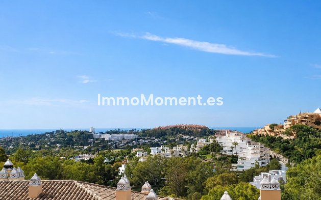 Resale - Apartment - Marbella - Nueva Andalucía