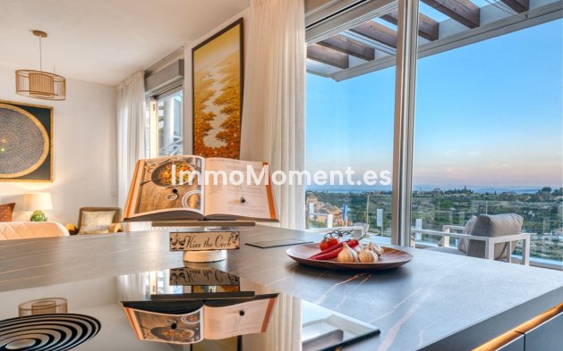 Resale - Apartment - Estepona - Estepona Centro