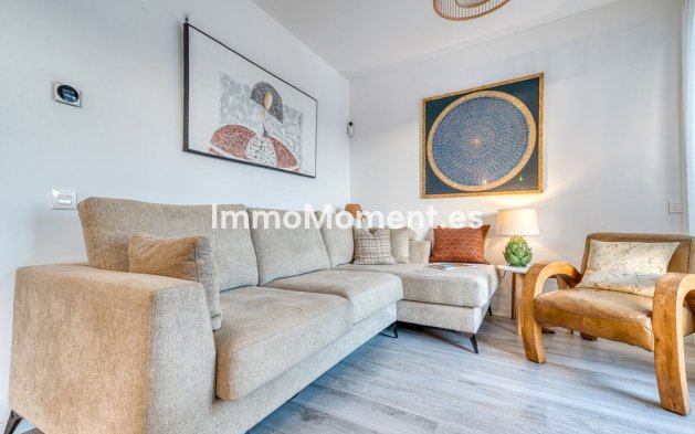 Resale - Apartment - Estepona - Estepona Centro