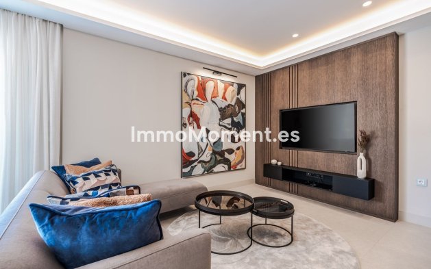 Resale - Apartment - Estepona - Estepona Centro