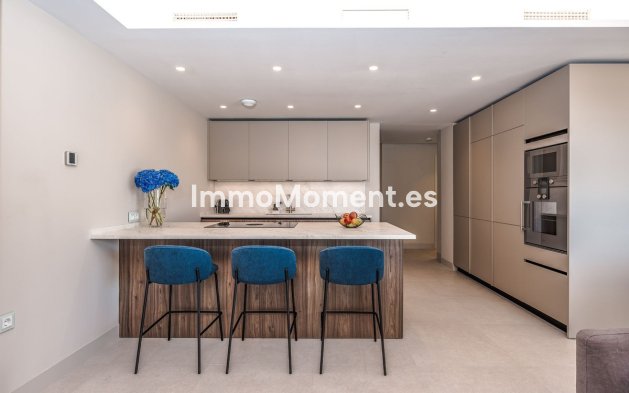 Resale - Apartment - Estepona - Estepona Centro