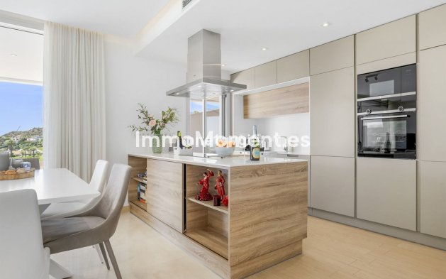 Resale - Apartment - Benahavís - Benahavís Centro