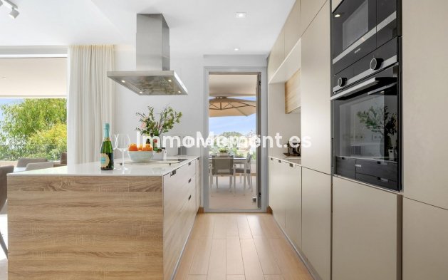 Resale - Apartment - Benahavís - Benahavís Centro