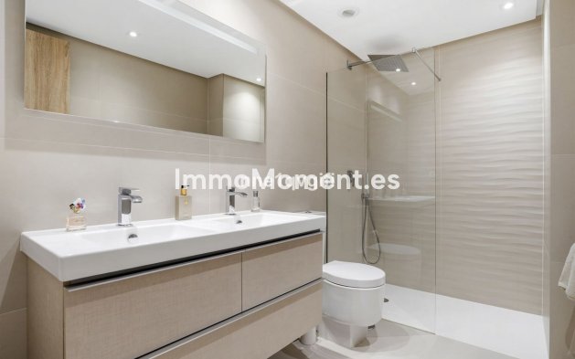 Resale - Apartment - Benahavís - Benahavís Centro