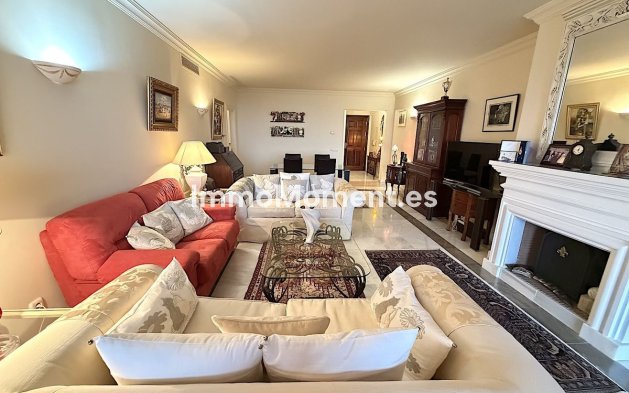 Resale - Apartment - Benahavís - Monte Halcones