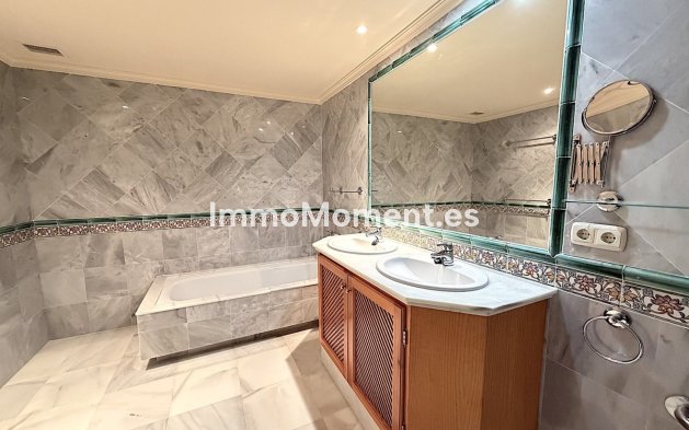Resale - Apartment - Benahavís - Monte Halcones
