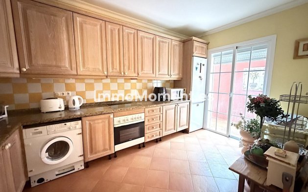 Resale - Apartment - Benahavís - Monte Halcones