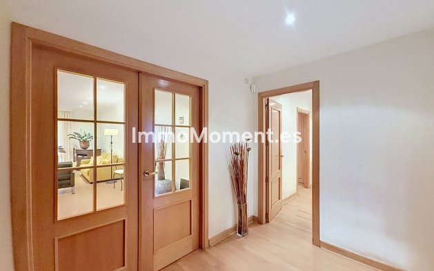 Resale - Apartment - Estepona - Costalita