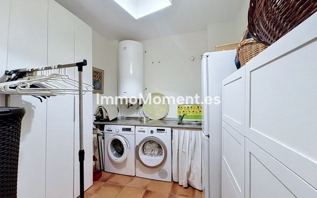 Resale - Apartment - Estepona - Costalita