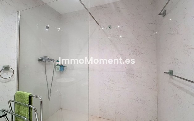 Resale - Apartment - Estepona - Costalita