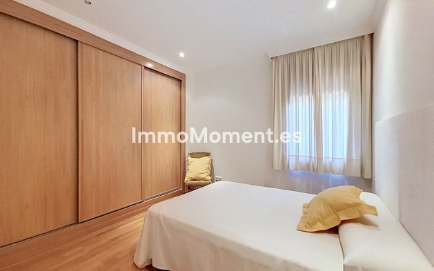 Resale - Apartment - Estepona - Costalita