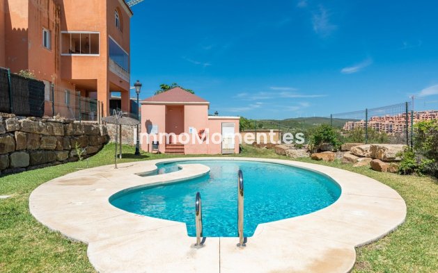 Resale - Apartment - Manilva - La Duquesa