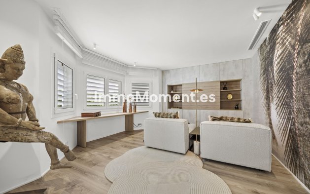 Resale - Detached villa - Marbella - Guadalmina Alta