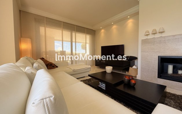 Resale - Apartment - Marbella - Altos de los Monteros