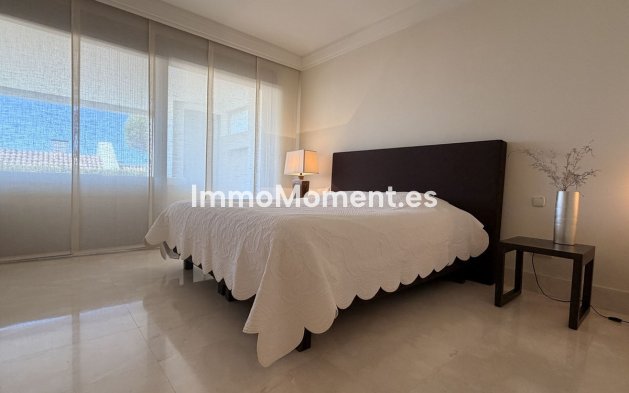 Resale - Apartment - Marbella - Altos de los Monteros