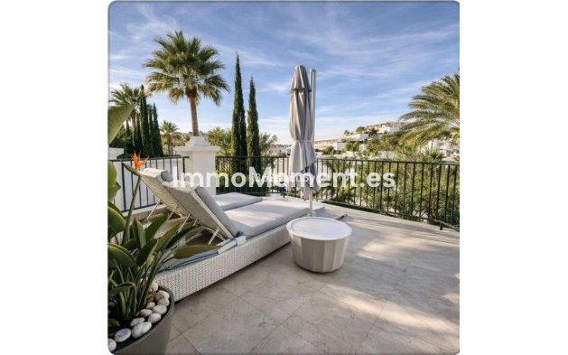 Wiederverkauf - Freistehende Villa - Estepona  - Selwo