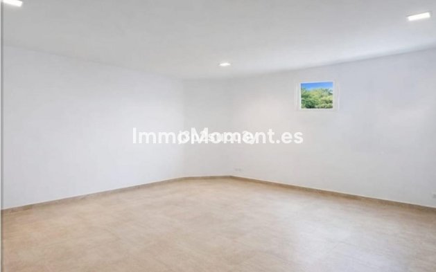 Wiederverkauf - Freistehende Villa - Estepona  - Selwo