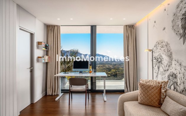 Wiederverkauf - Freistehende Villa - Marbella - La Mairena