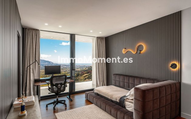 Wiederverkauf - Freistehende Villa - Marbella - La Mairena
