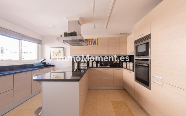 Revente - Appartement - Marbella - Nueva Andalucía
