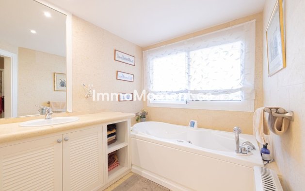 Revente - Appartement - Marbella - Nueva Andalucía