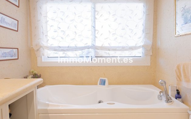 Revente - Appartement - Marbella - Nueva Andalucía