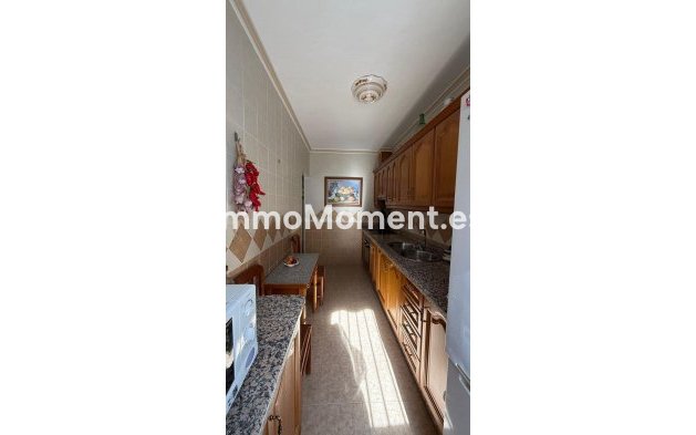Resale - Townhouse - Inland  - Guaro
