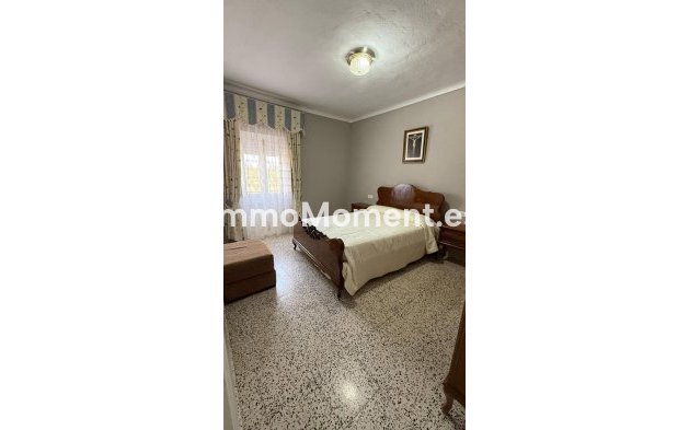 Resale - Townhouse - Inland  - Guaro