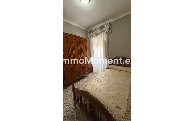 Resale - Townhouse - Inland  - Guaro