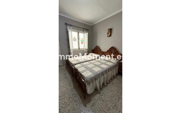 Resale - Townhouse - Inland  - Guaro