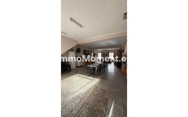 Resale - Townhouse - Inland  - Guaro